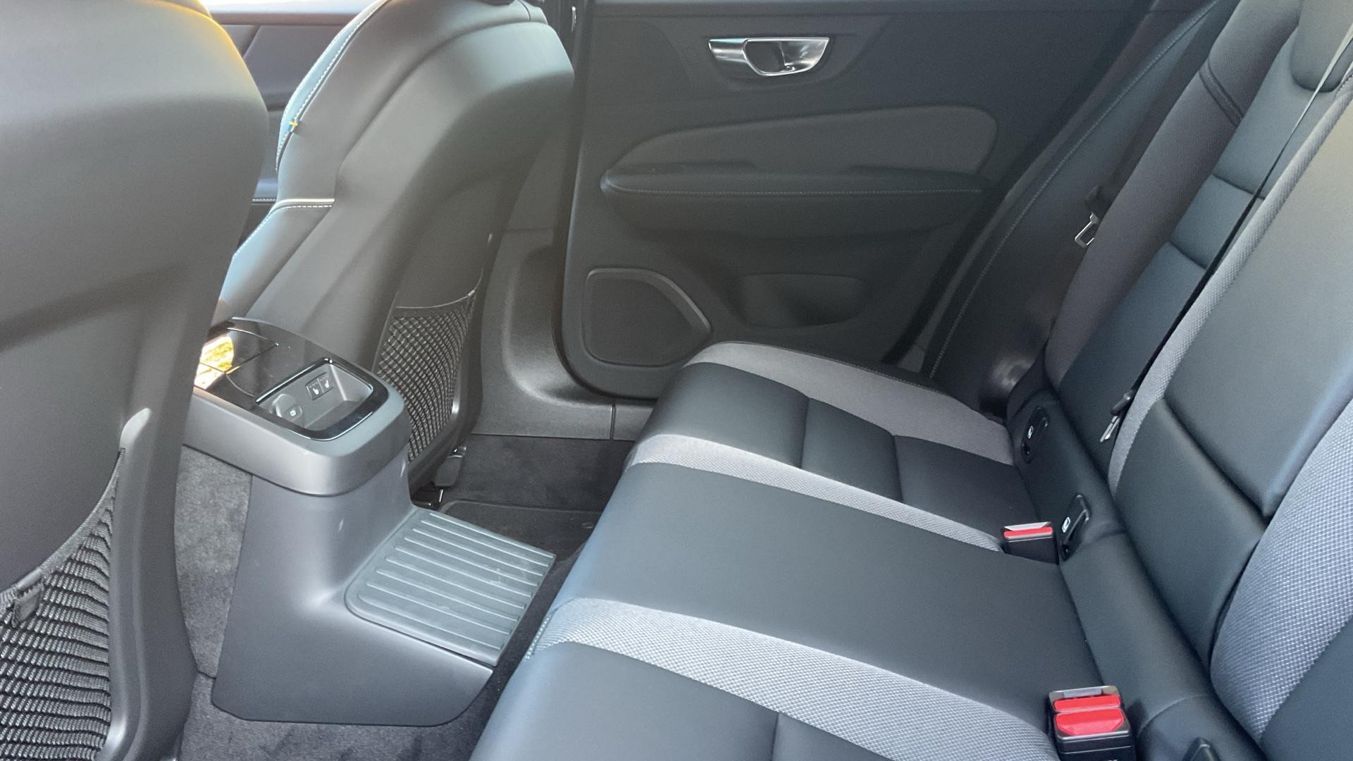 Volvo V60 Image 10