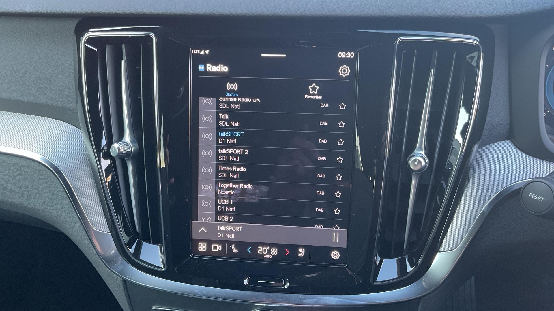 Volvo V60 Image 30