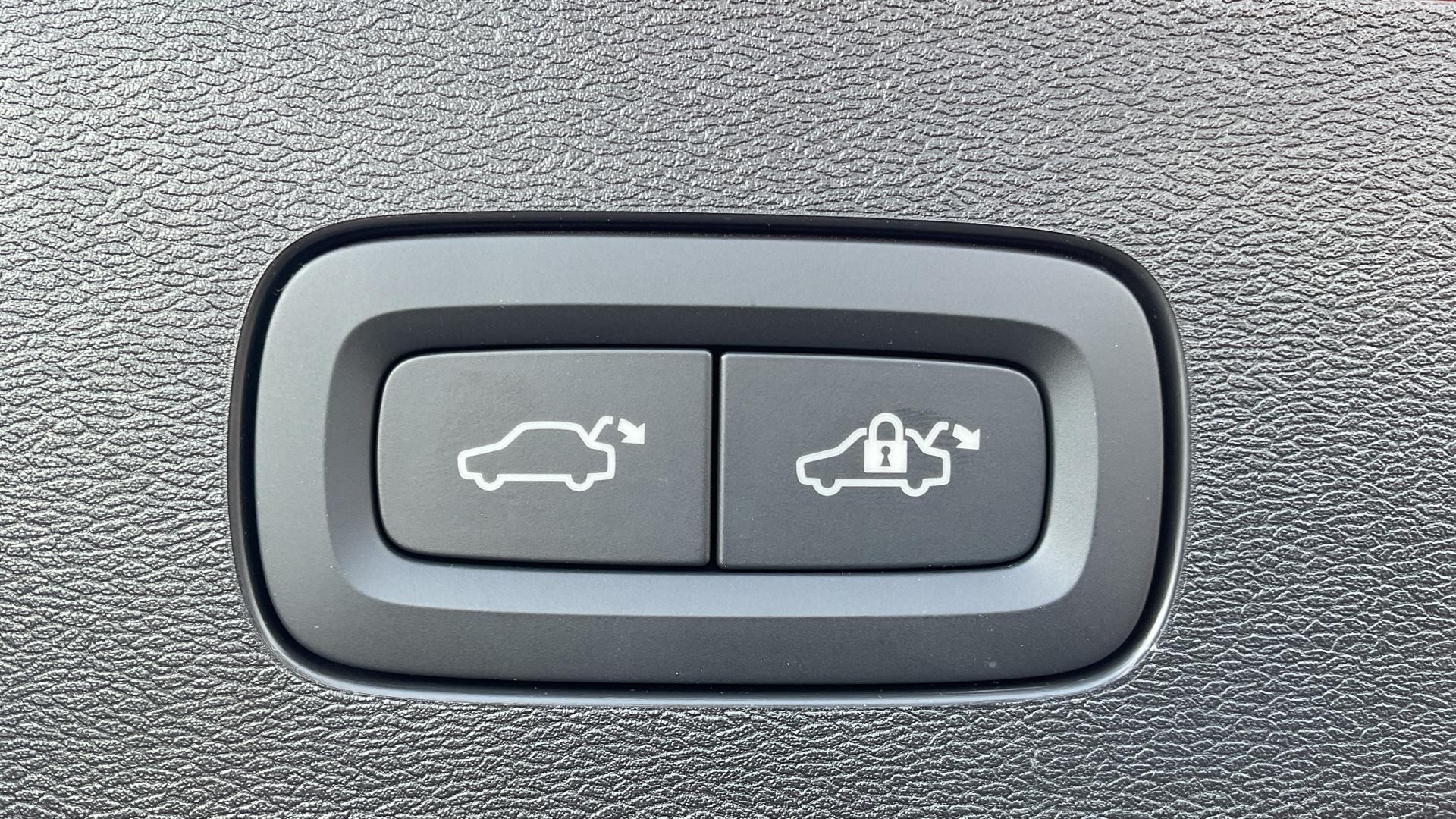 Volvo V60 Image 38