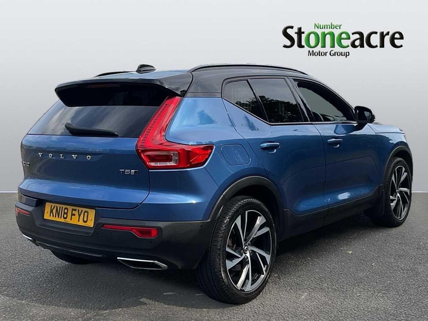 Volvo XC40 Image 2