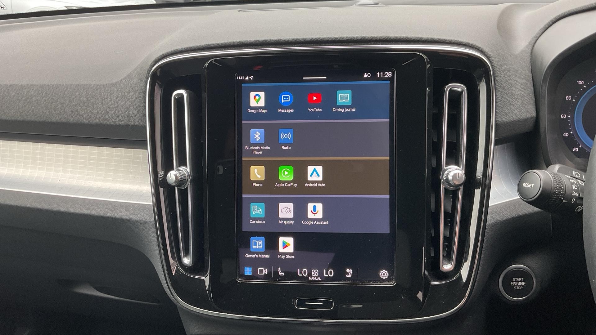 Volvo XC40 Image 12