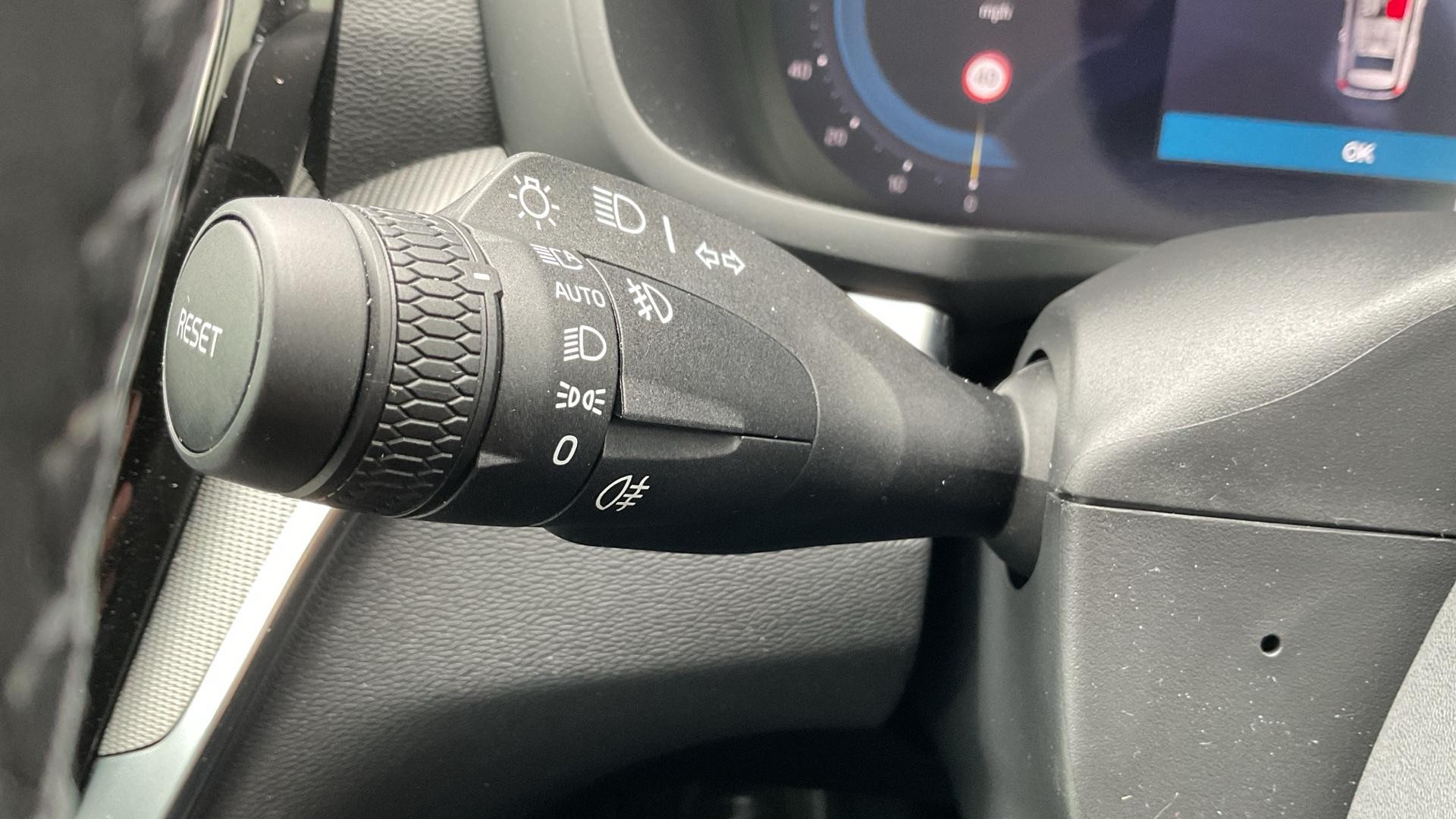 Volvo V60 Image 24