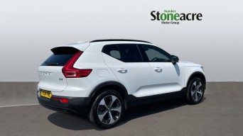 Volvo XC40 Ultimate Dark B3 (163 hp) YH24FML Image 2