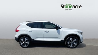 Volvo XC40 Ultimate Dark B3 (163 hp) YH24FML Image 3