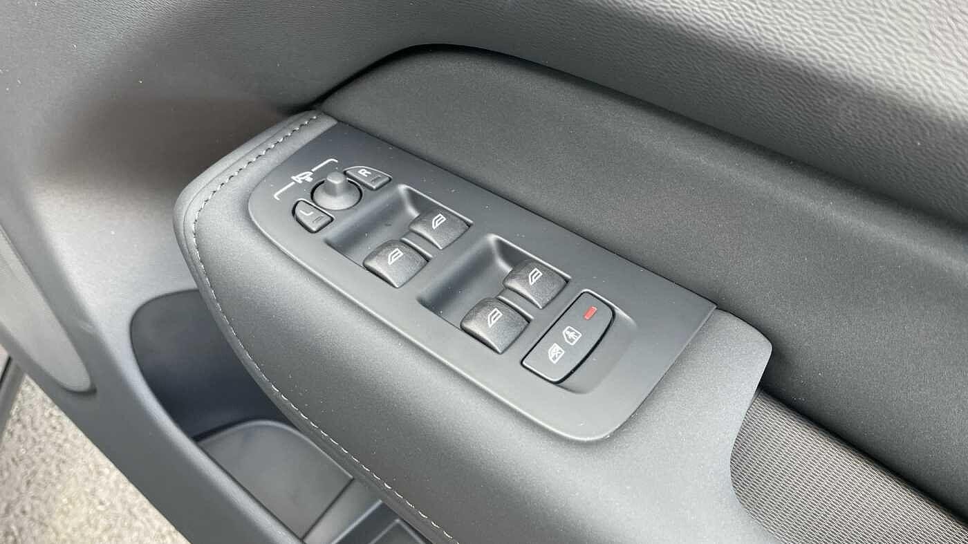 Volvo XC60 Image 25