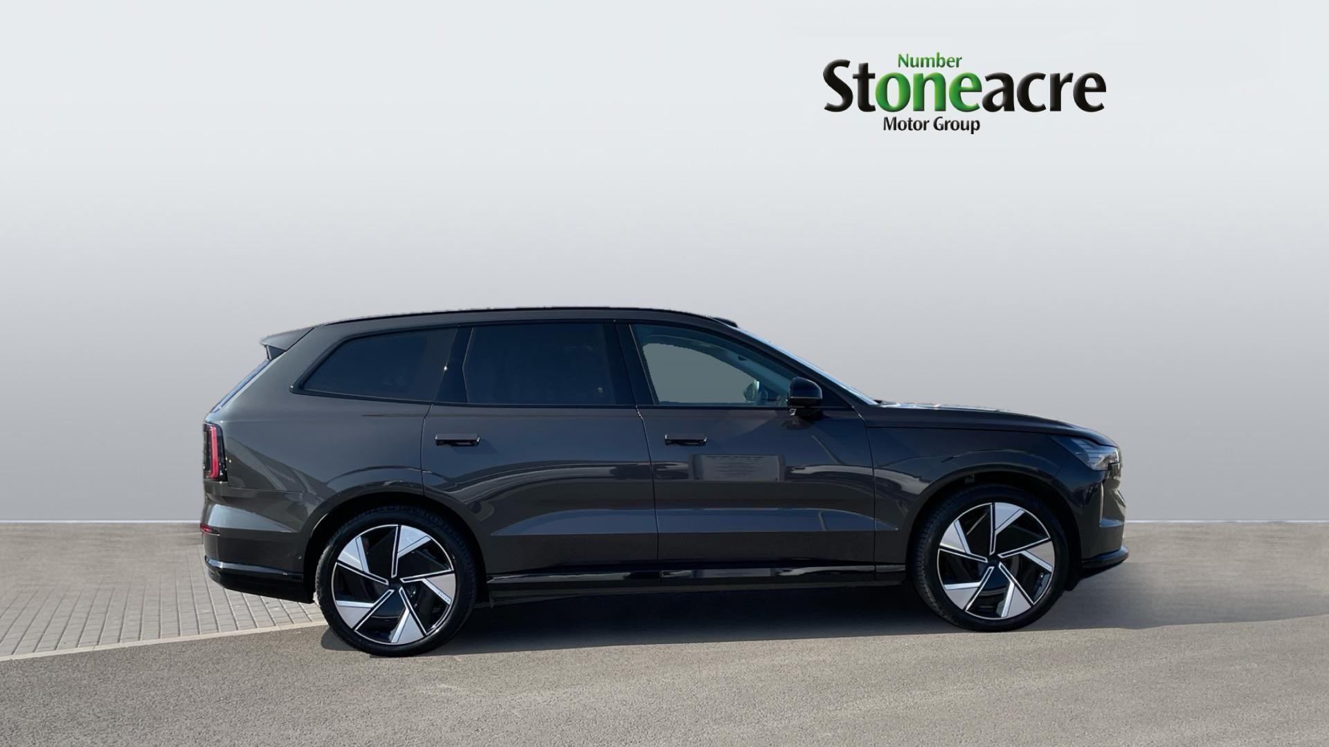 Volvo EX90 Image 4