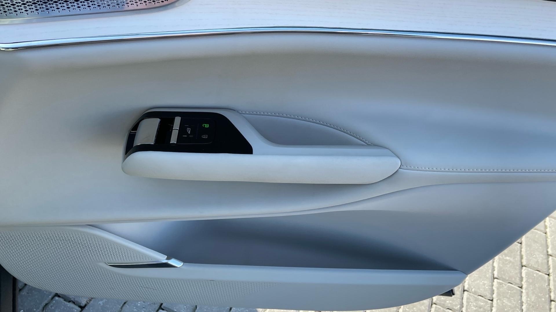 Volvo EX90 Image 16