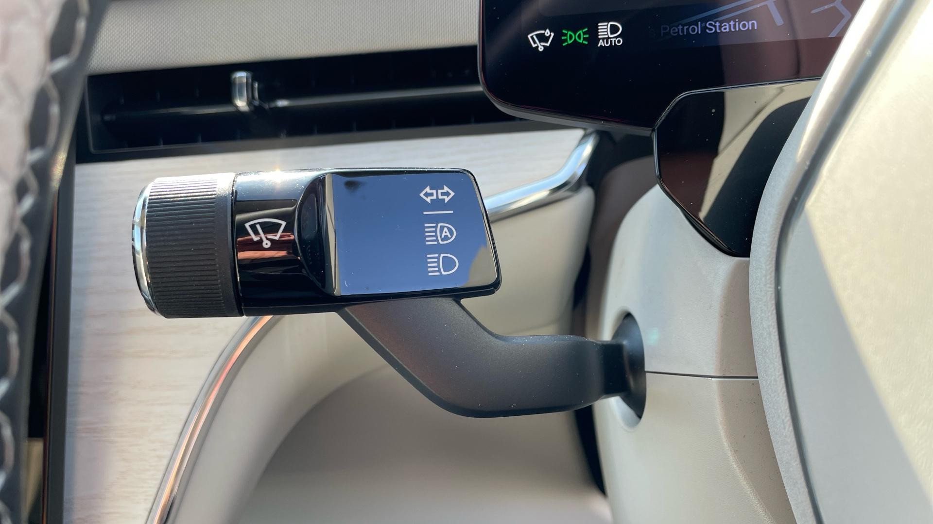 Volvo EX90 Image 25