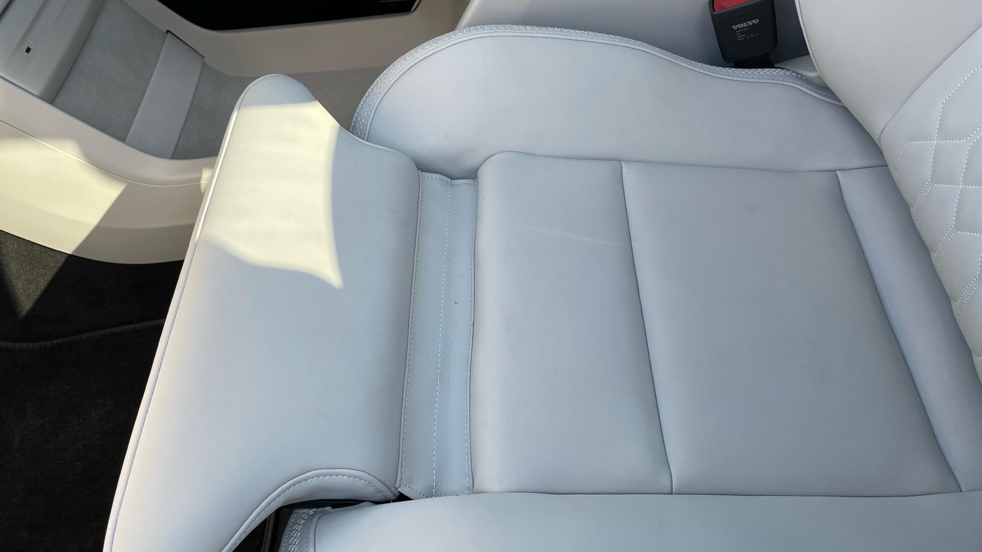 Volvo EX90 Image 28