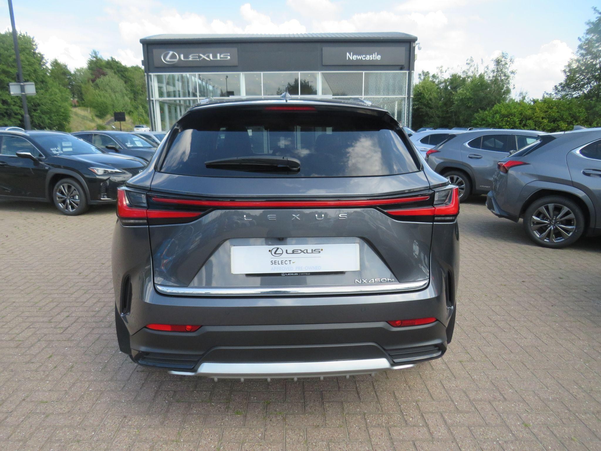 Lexus NX Image 7