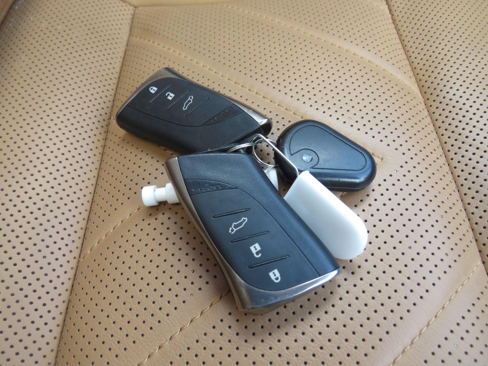 Lexus NX Image 20