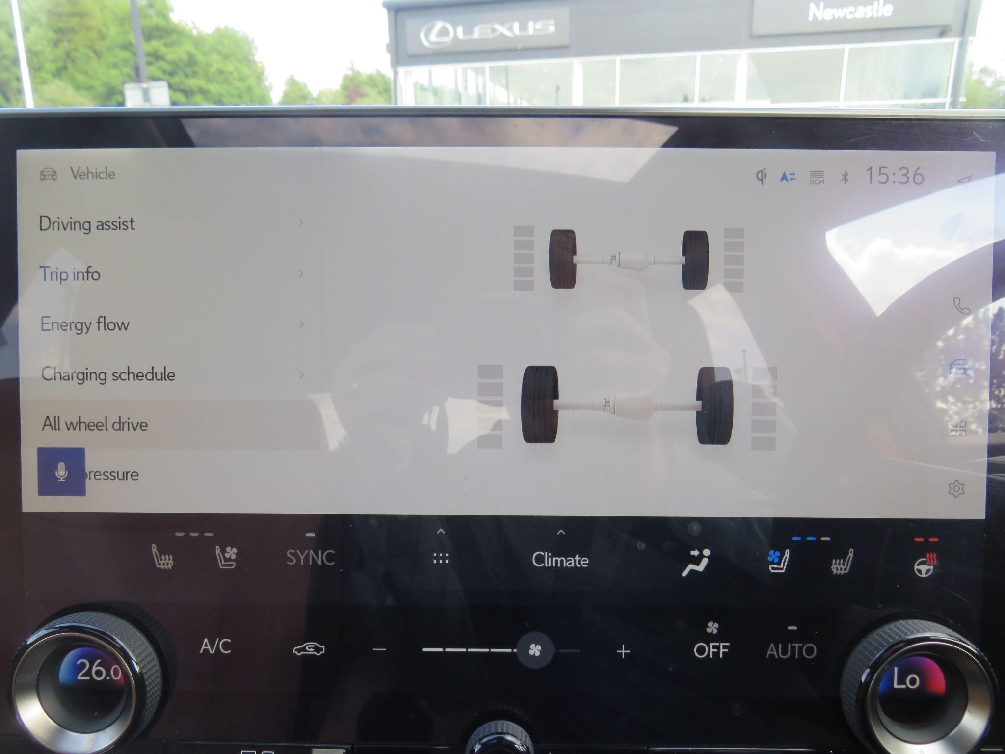 Lexus NX Image 24