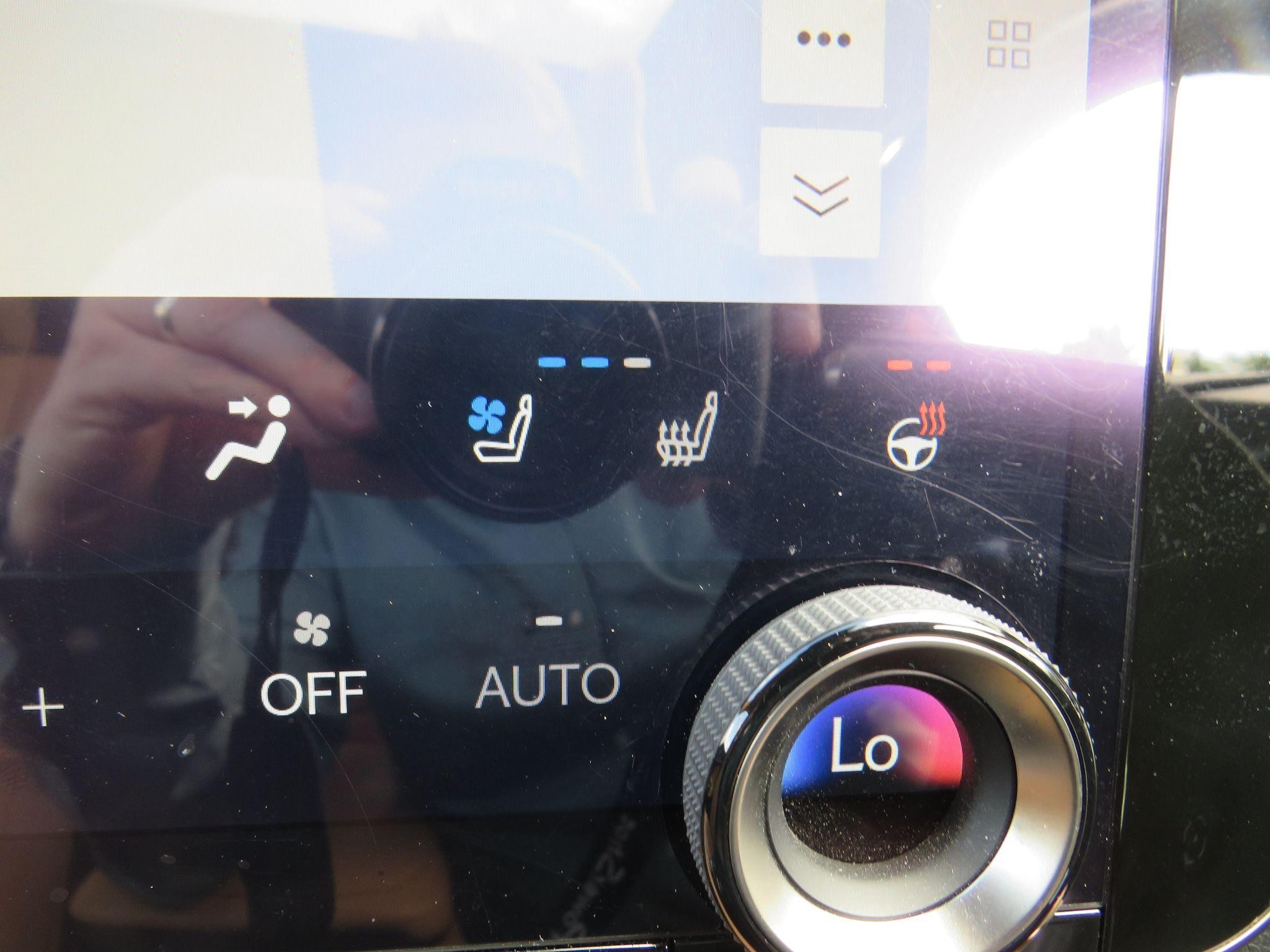 Lexus NX Image 27