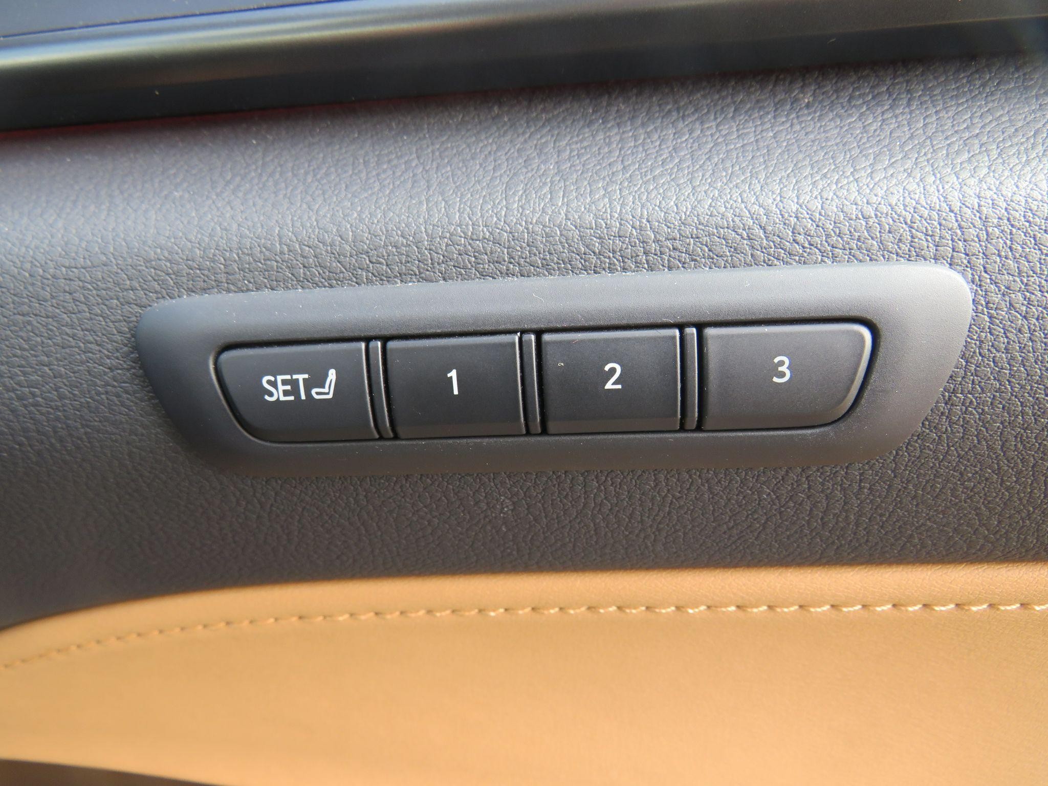 Lexus NX Image 30
