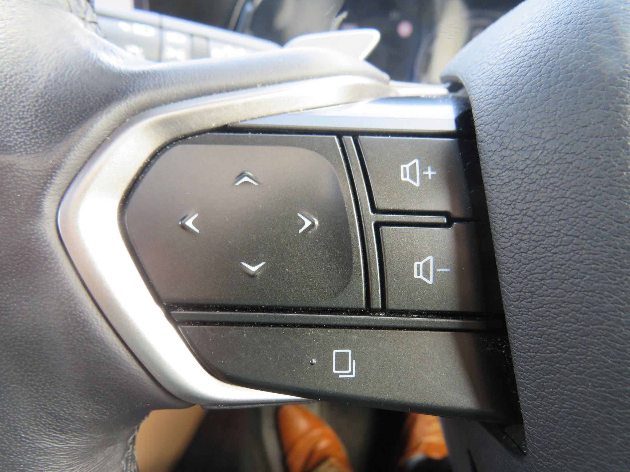 Lexus NX Image 36
