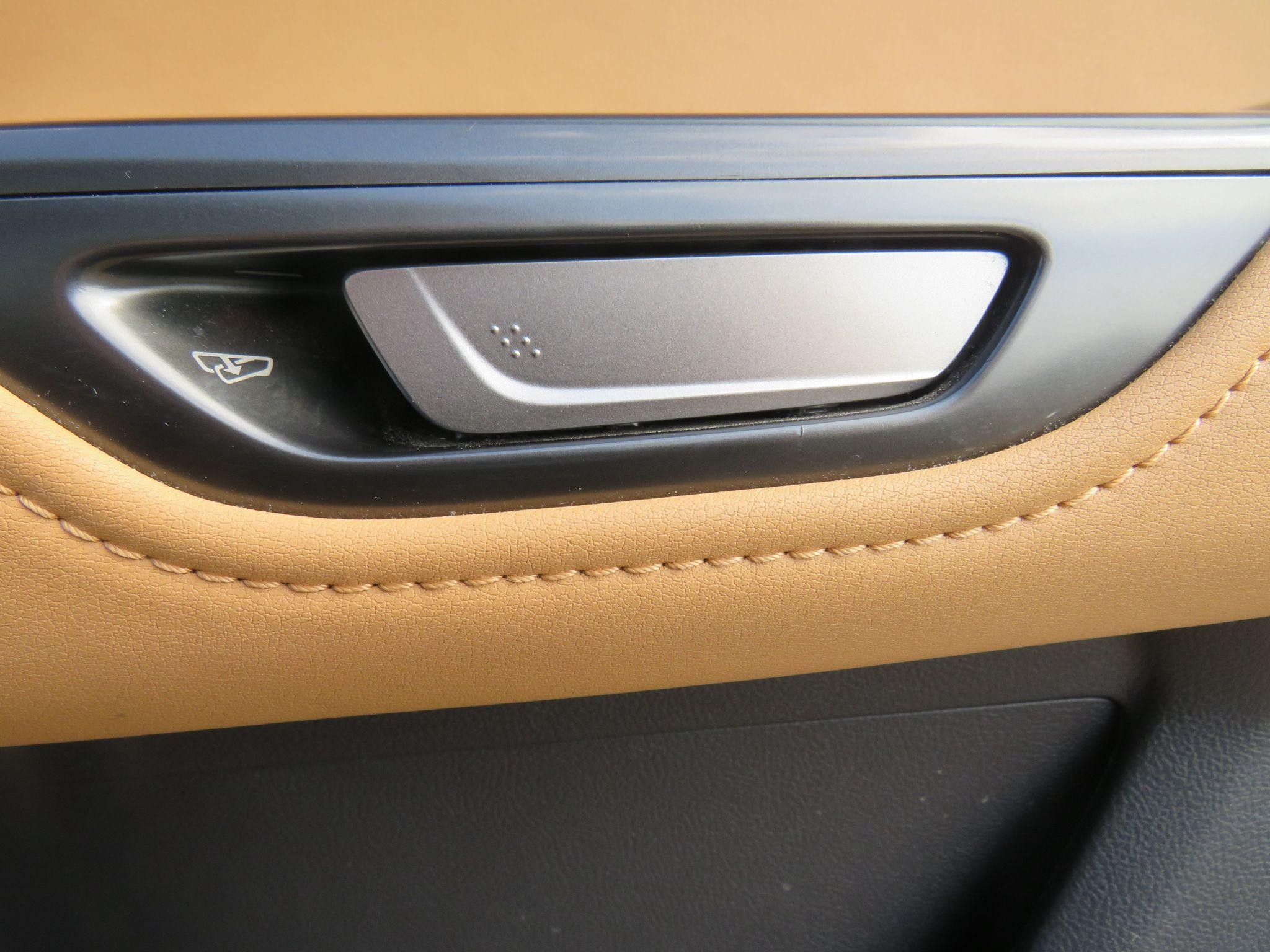 Lexus NX Image 37