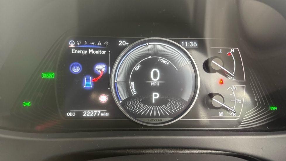 Lexus UX Self-Charging Hybrid Image 17