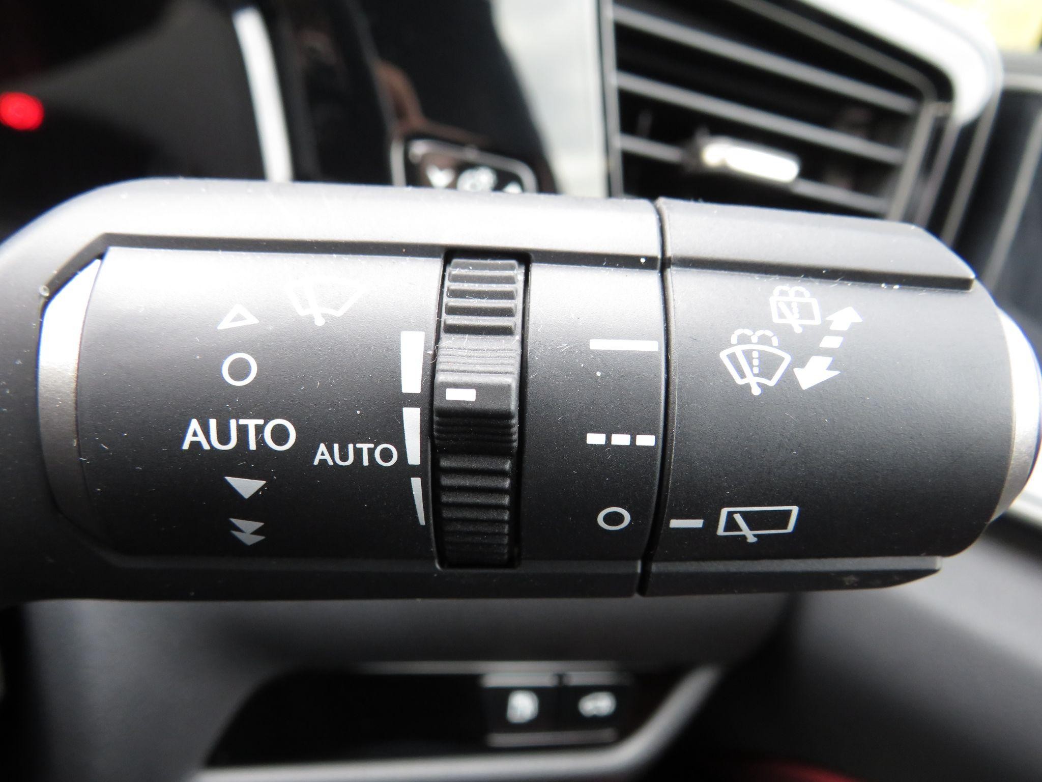 Lexus NX Image 35