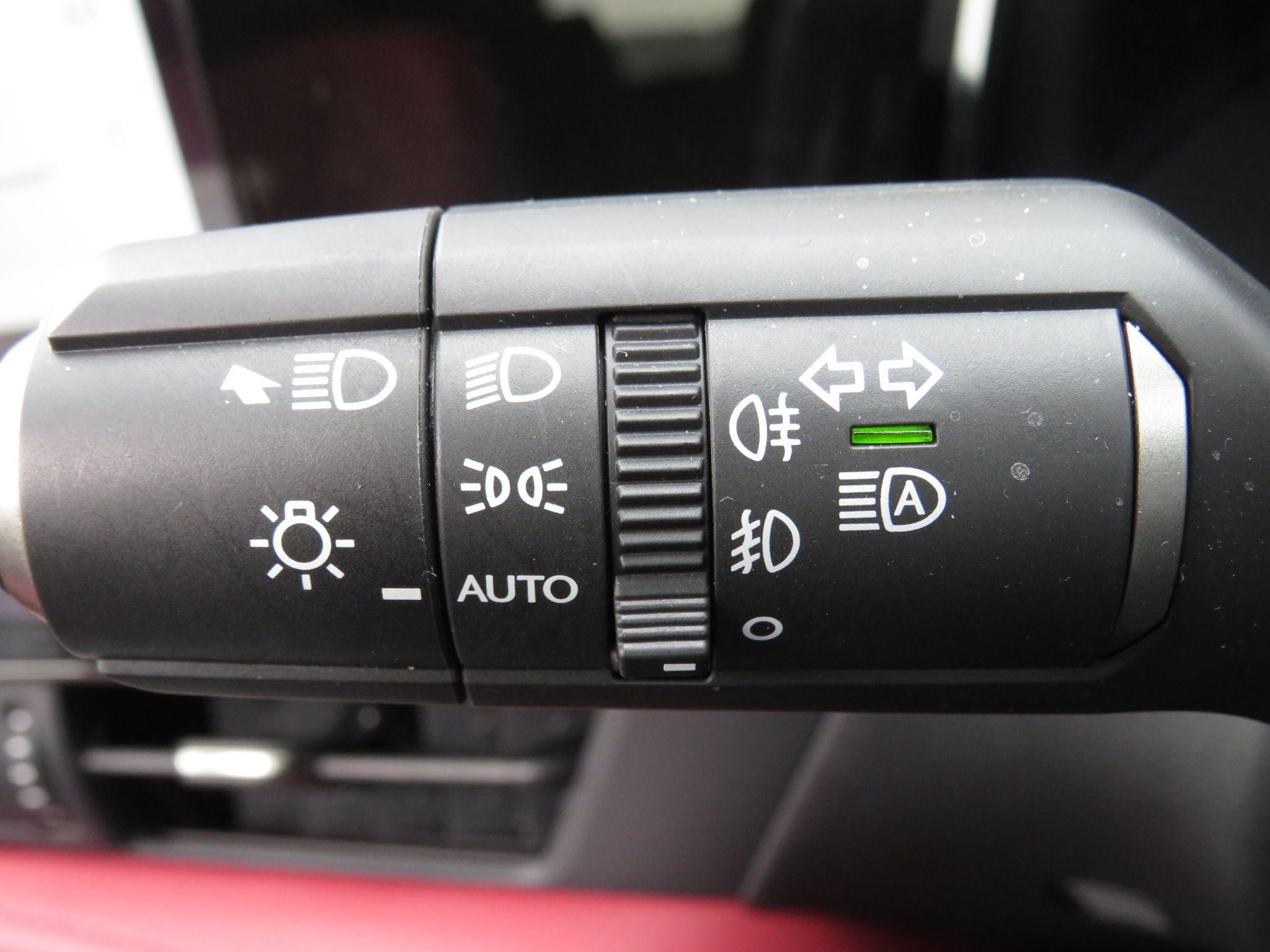 Lexus NX Image 36