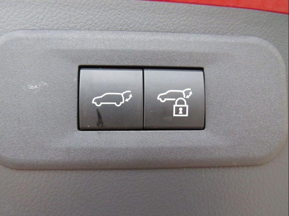 Lexus NX Image 15