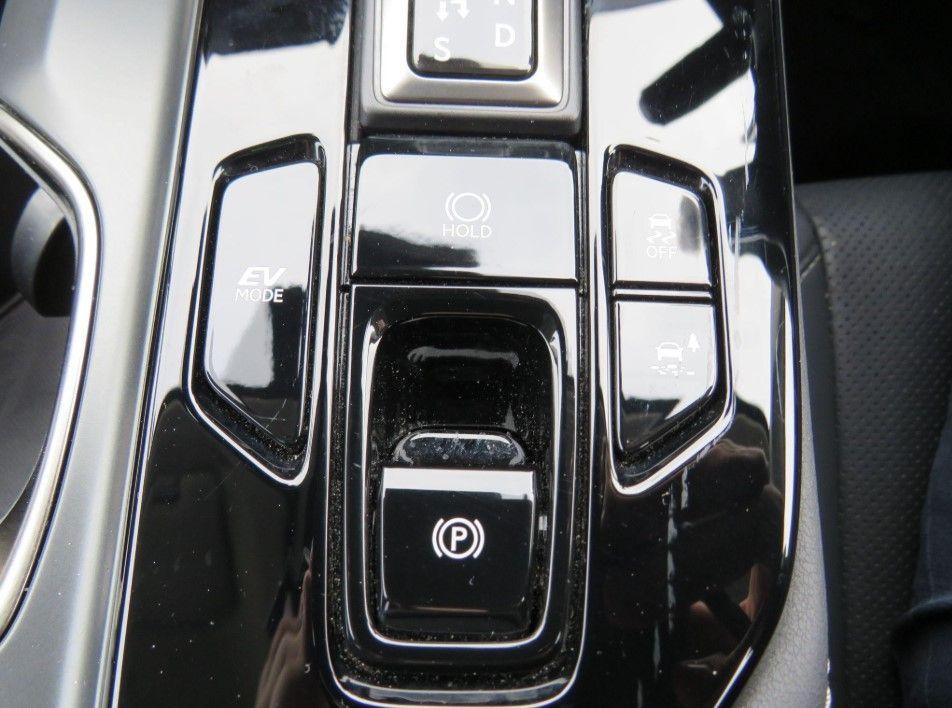 Lexus NX Image 17