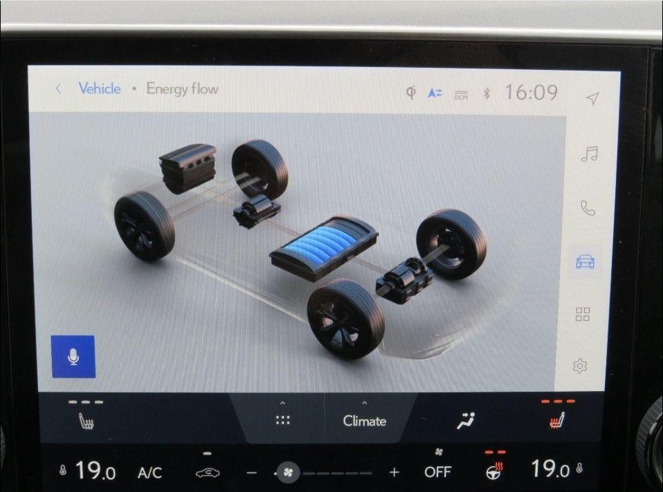 Lexus NX Image 20