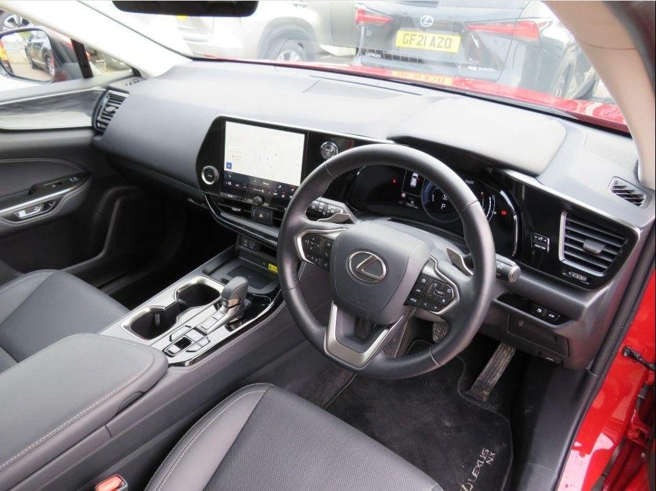 Lexus NX Image 21
