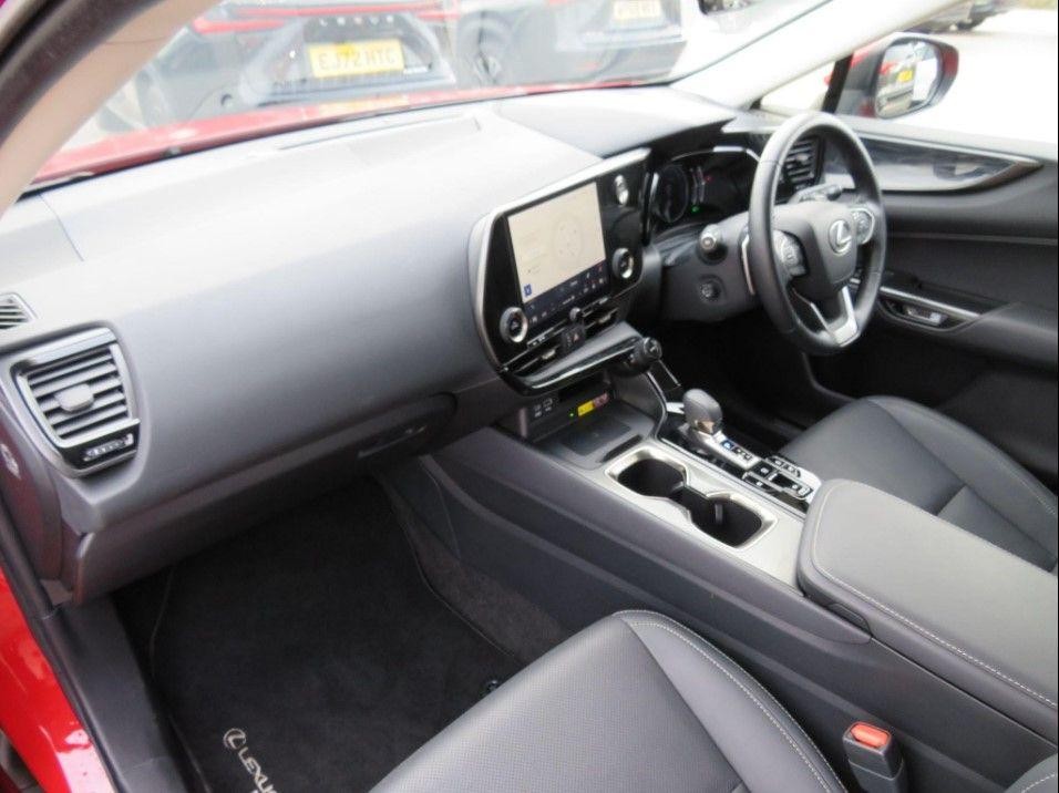 Lexus NX Image 23