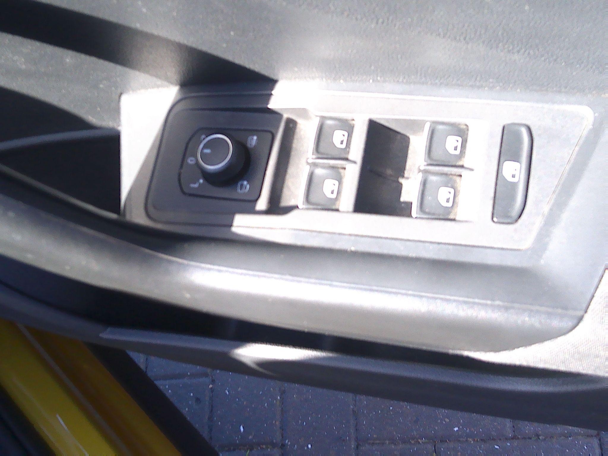 Volkswagen T-Roc Image 26