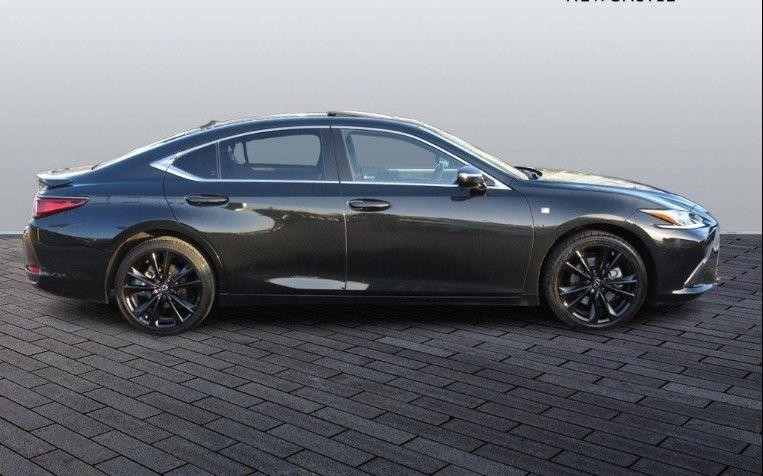 Lexus ES Image 4