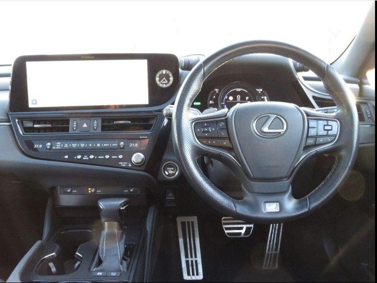 Lexus ES Image 9