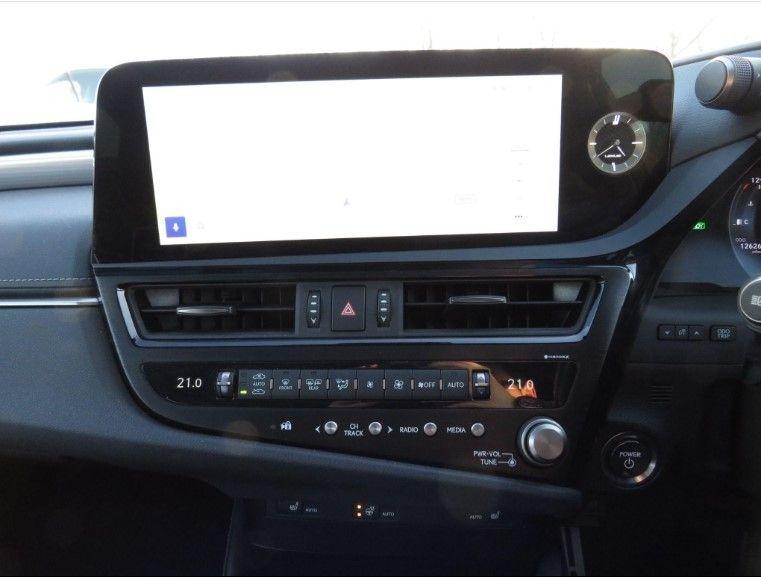 Lexus ES Image 13