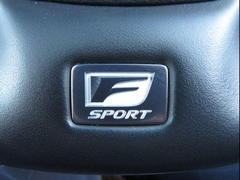 Lexus ES Image 22