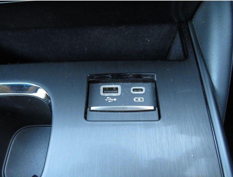 Lexus ES Image 24