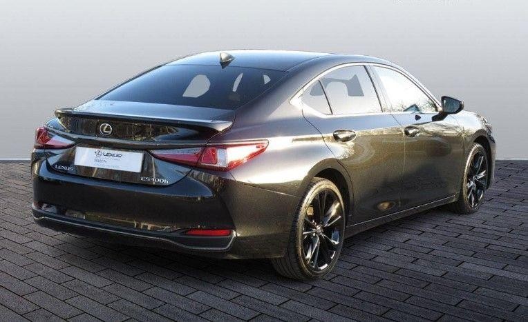 Lexus ES Image 28
