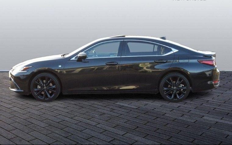 Lexus ES Image 31