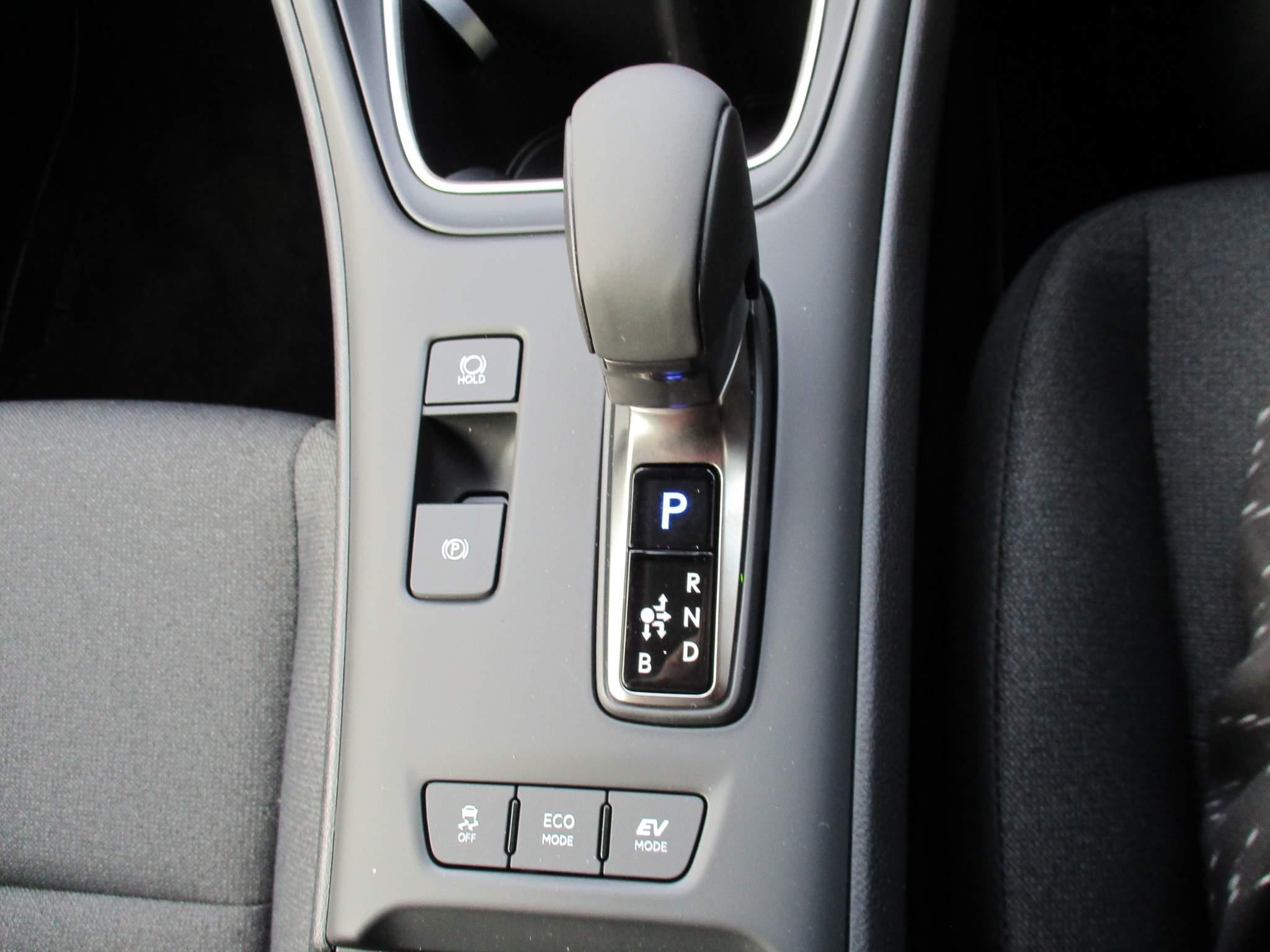 Lexus LBX Image 32