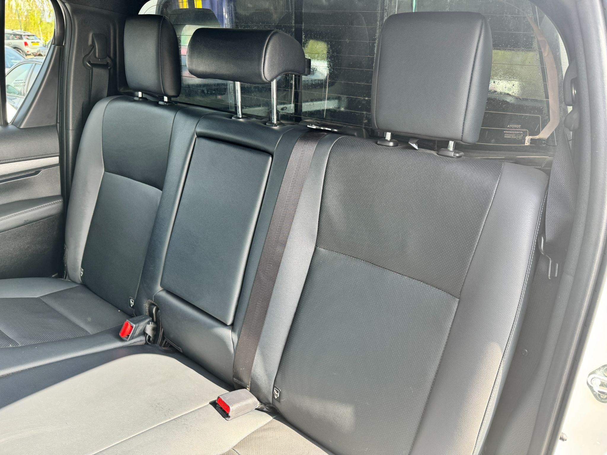 Toyota Hilux Image 15