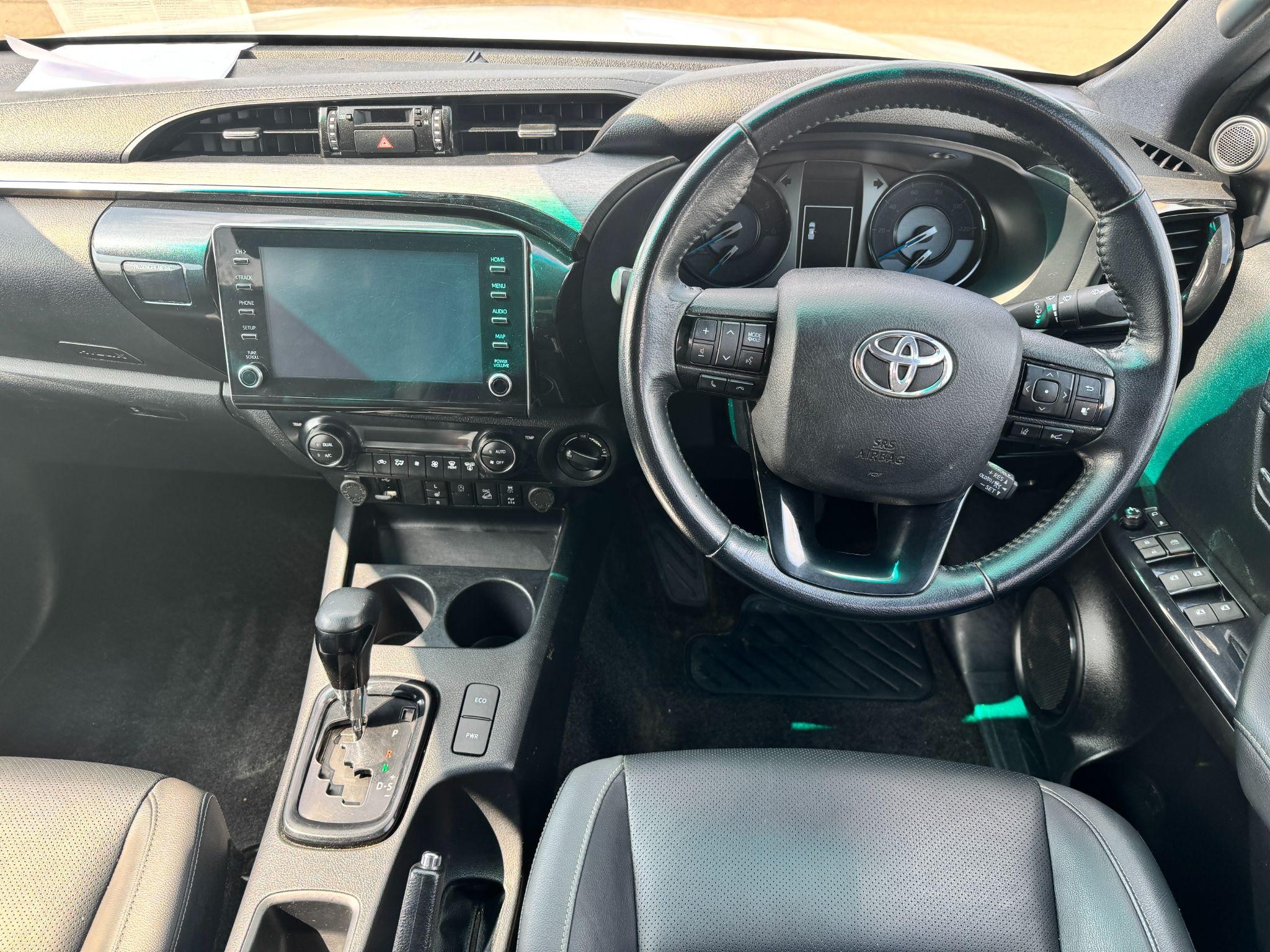 Toyota Hilux Image 17