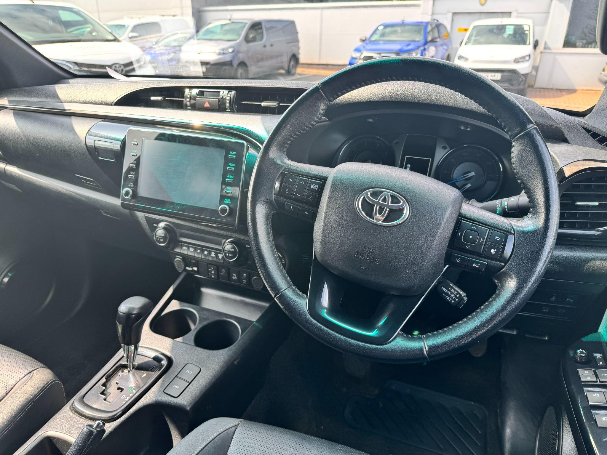 Toyota Hilux Image 18