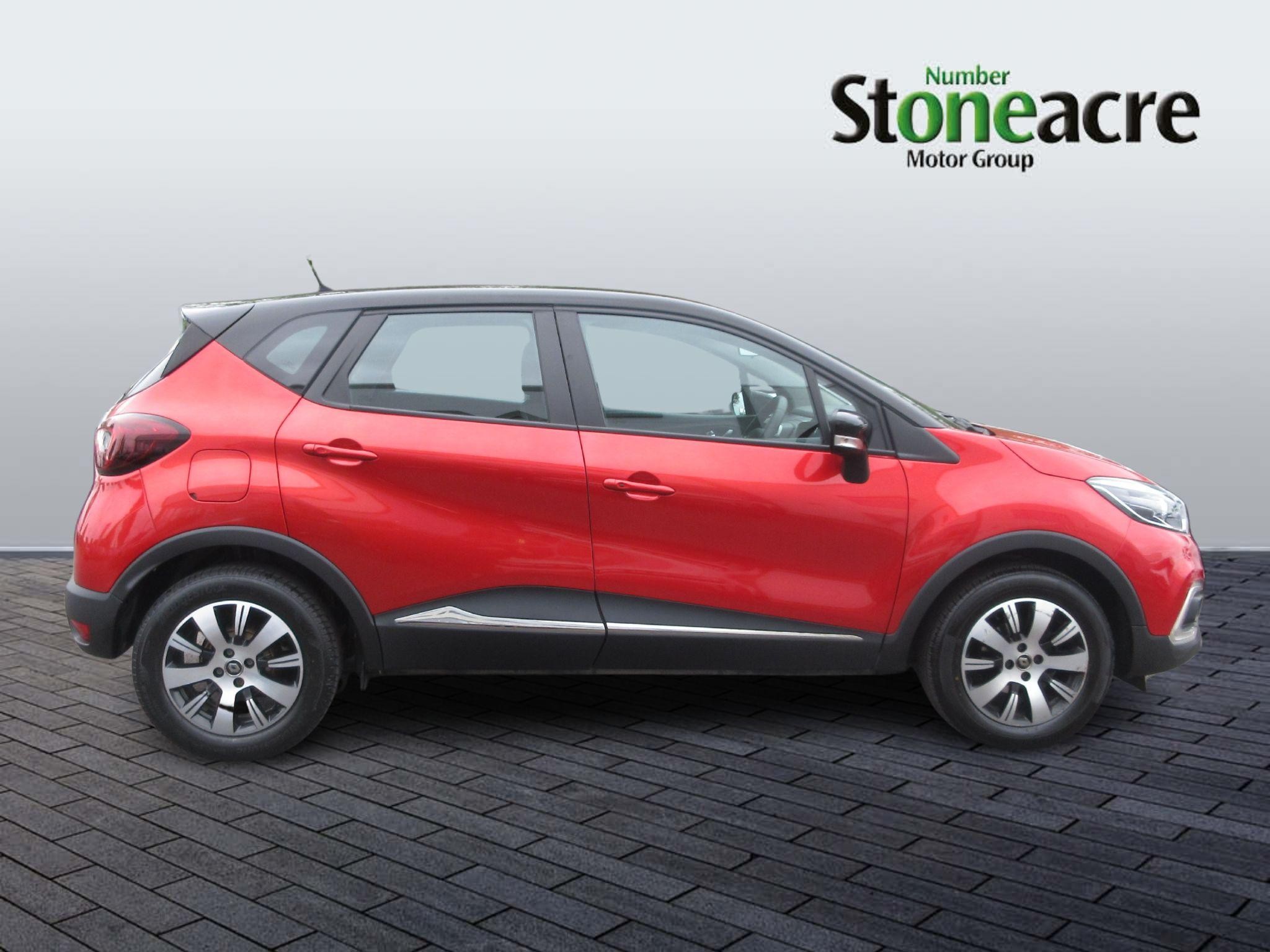 Renault Captur Image 2