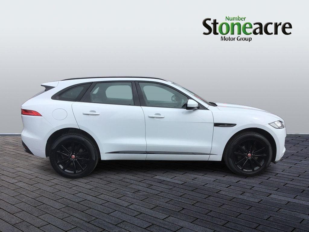 Jaguar F-Pace Image 2