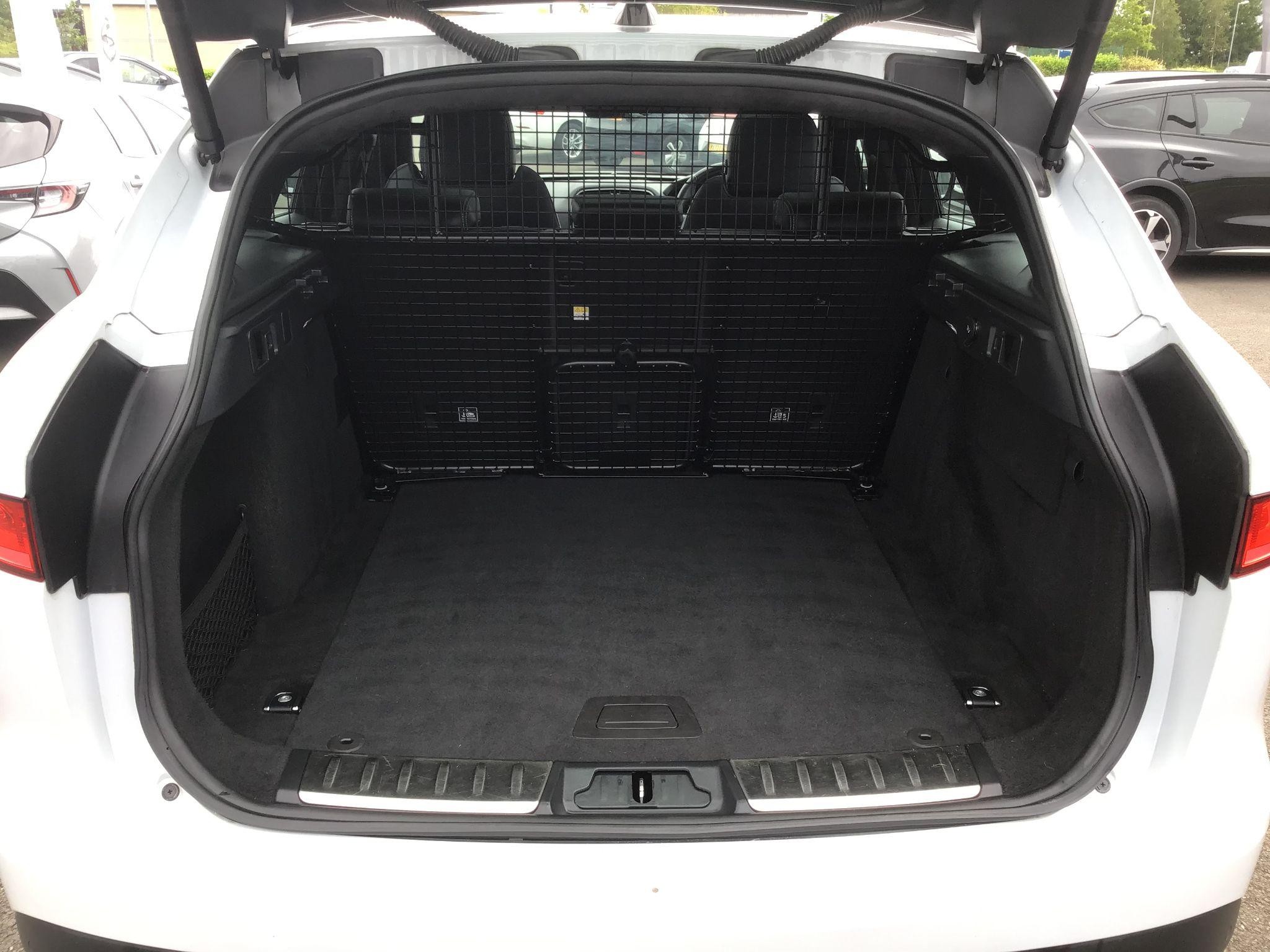 Jaguar F-Pace Image 10