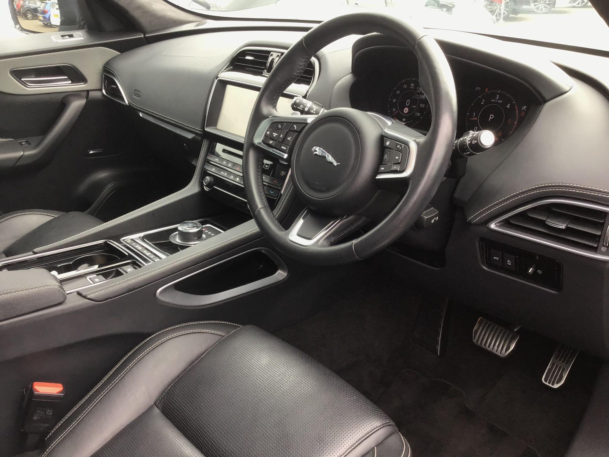 Jaguar F-Pace Image 13