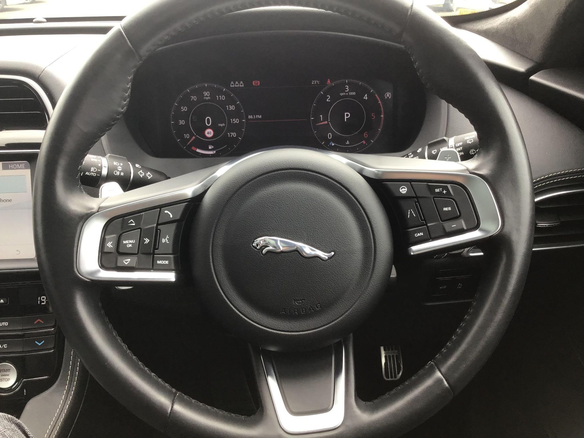 Jaguar F-Pace Image 17