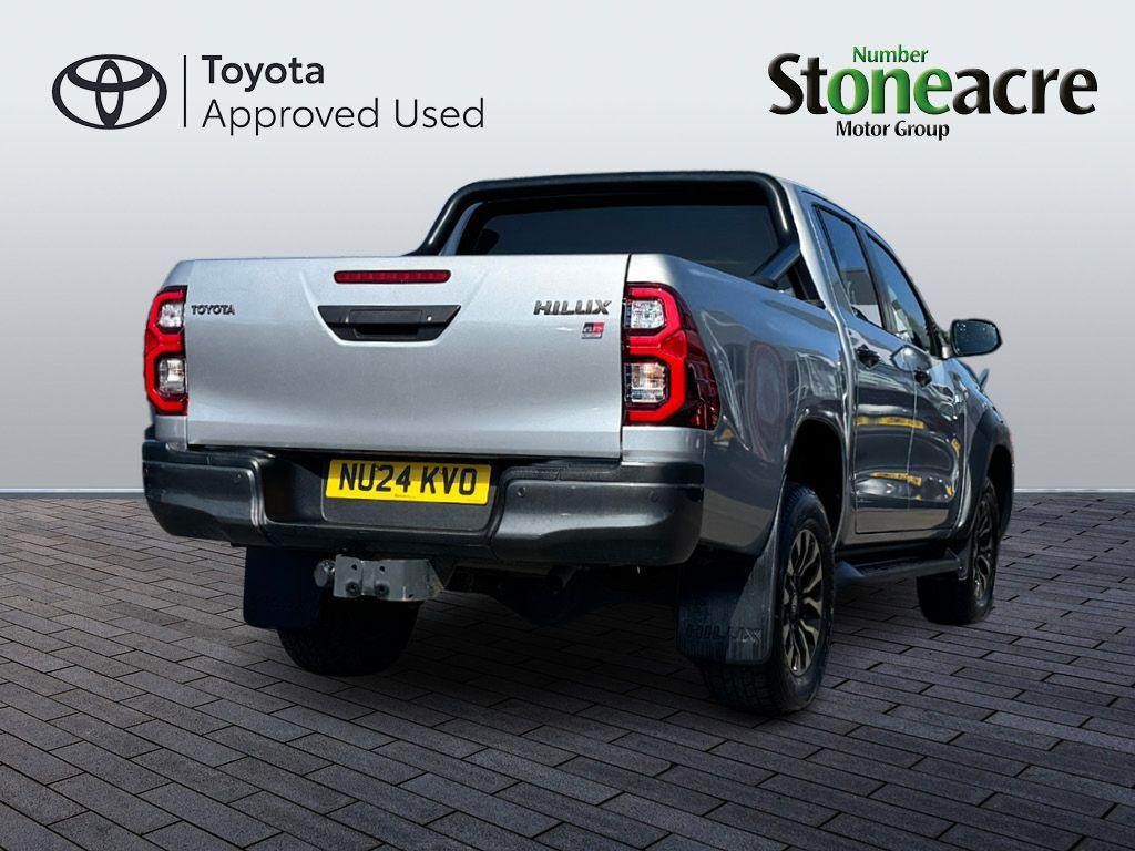 Toyota Hilux Image 5