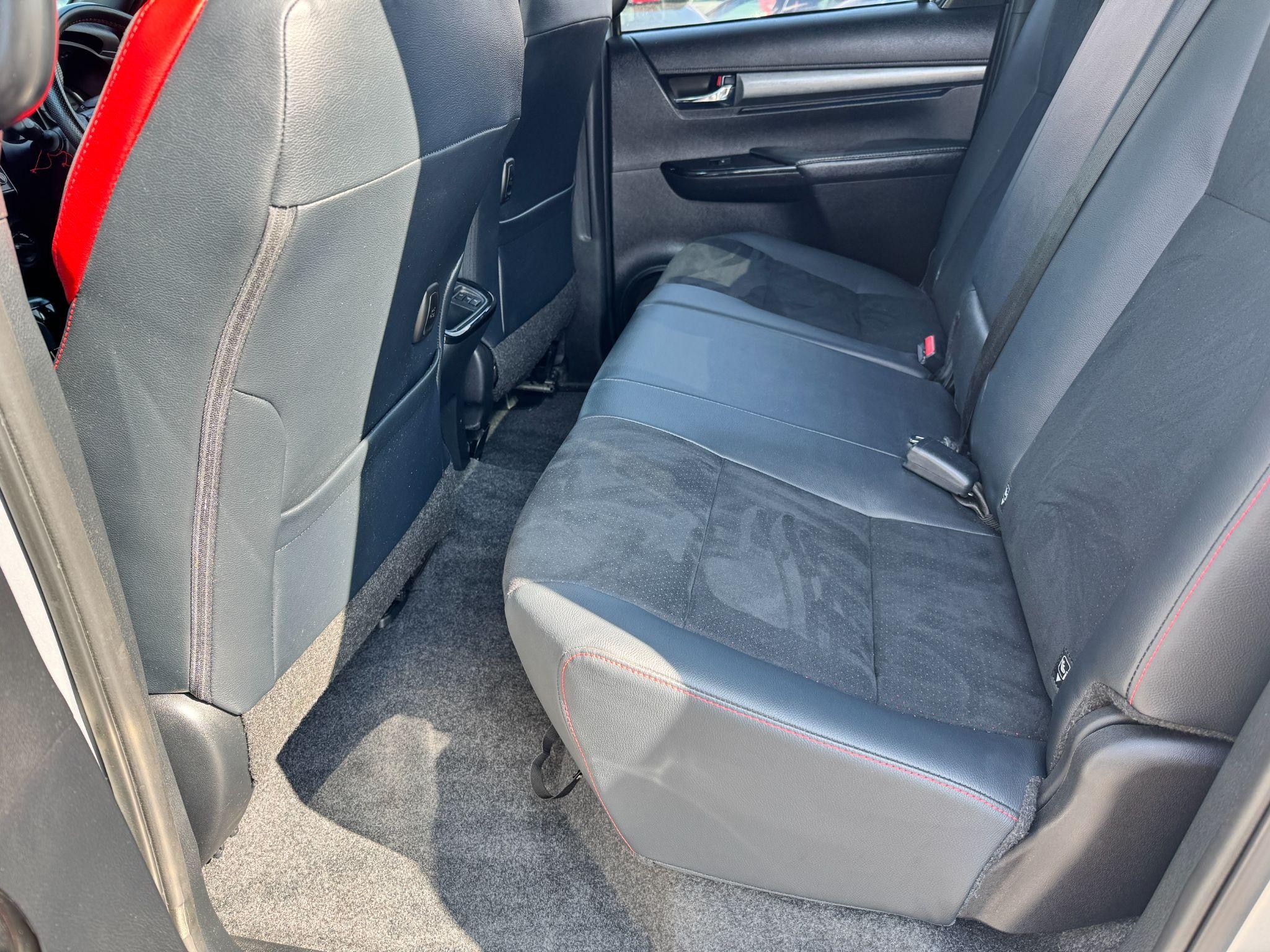 Toyota Hilux Image 15