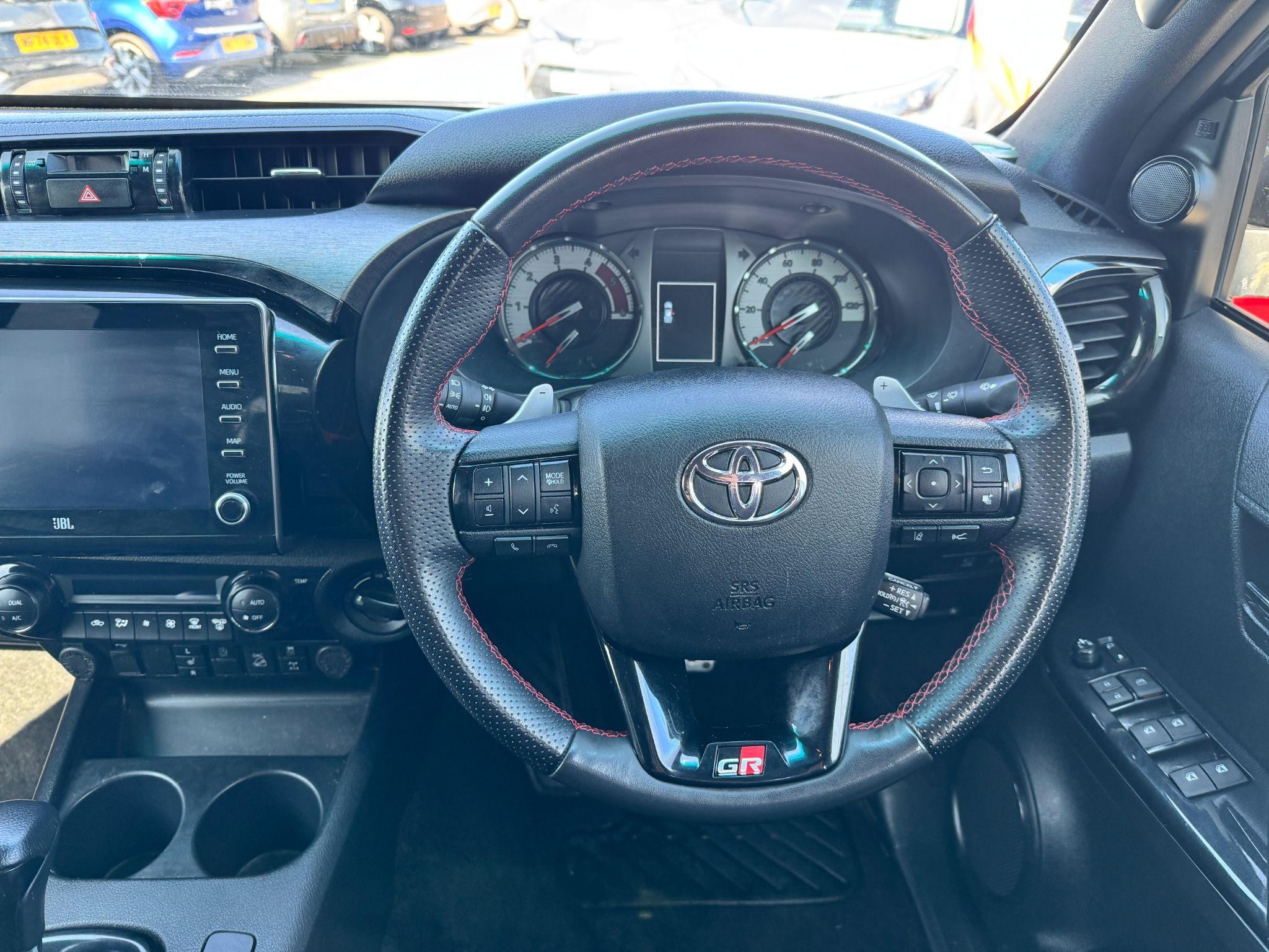 Toyota Hilux Image 19