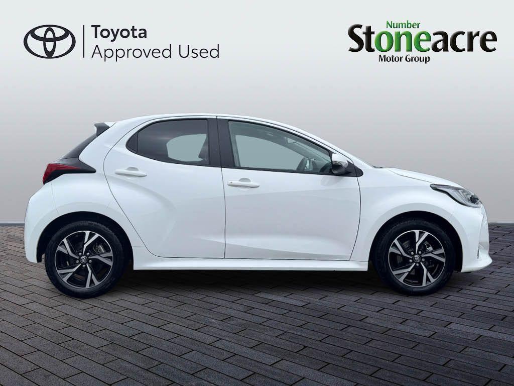 Toyota Yaris Image 4