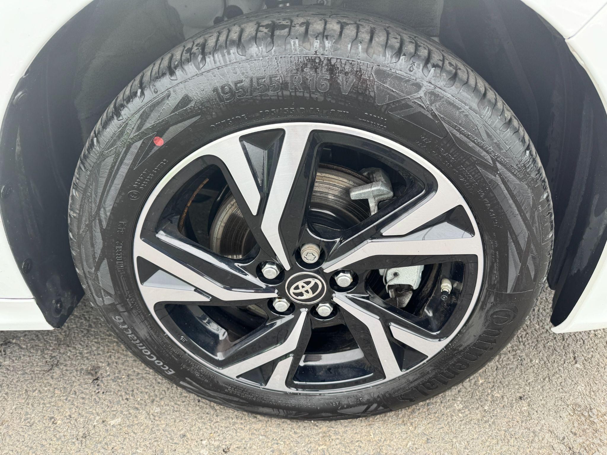 Toyota Yaris Image 11